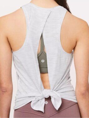 Lululemon All Tied Up Tank White Gray Pattern Sz 4 Like New (Anti-Stink Zinc)